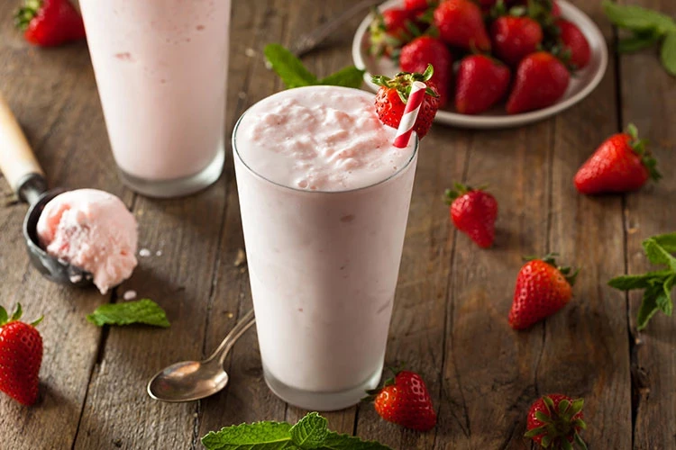 Çilekli Milkshake